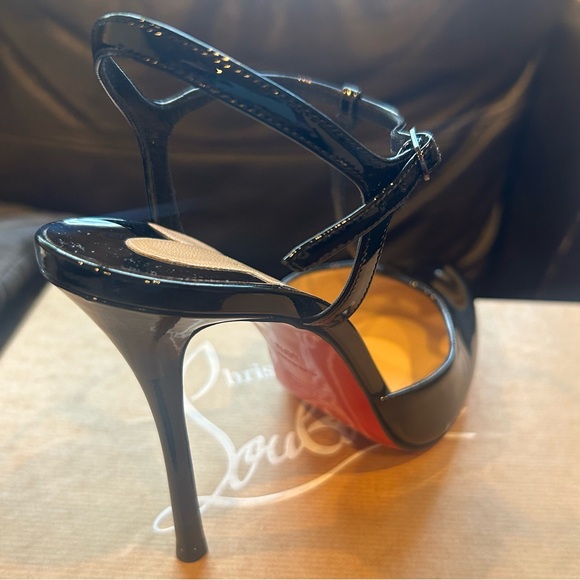 Beautiful Christian Louboutin Patent ME PAM 100mm heels. NEVER WORN NEW IN BOX. - Picture 4 of 8